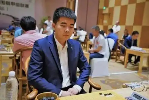 烂柯杯重庆站积分榜：陈一纯狂揽14胜登顶，新锐棋手胜率榜大洗牌