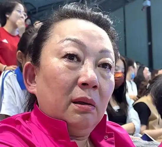 孙杨泪水背后的数据江湖：中国游泳军团的破纪录榜单与效率之王